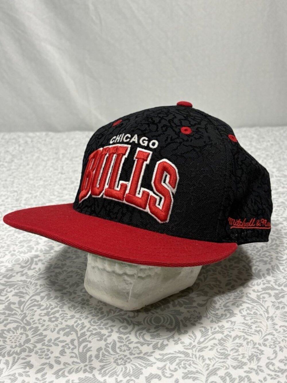 Chicago Bulls Mitchell & Ness HWC Arch Flock 2-Tone Fitted Cap Hat 7 3/4